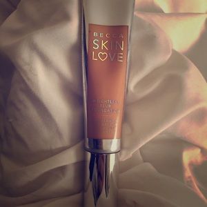 Becca cosmetics weightless blur foundation